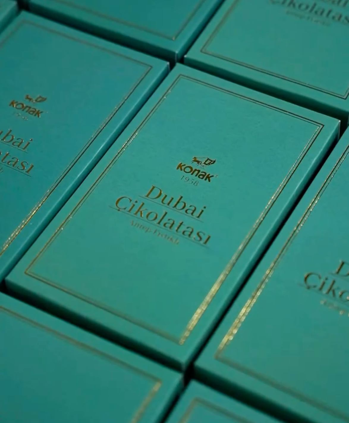 Konak Handmade Premium Dubai Chocolate Bar 7 oz / 200 Gr - Crispy Kadayif & Pistachio Filled