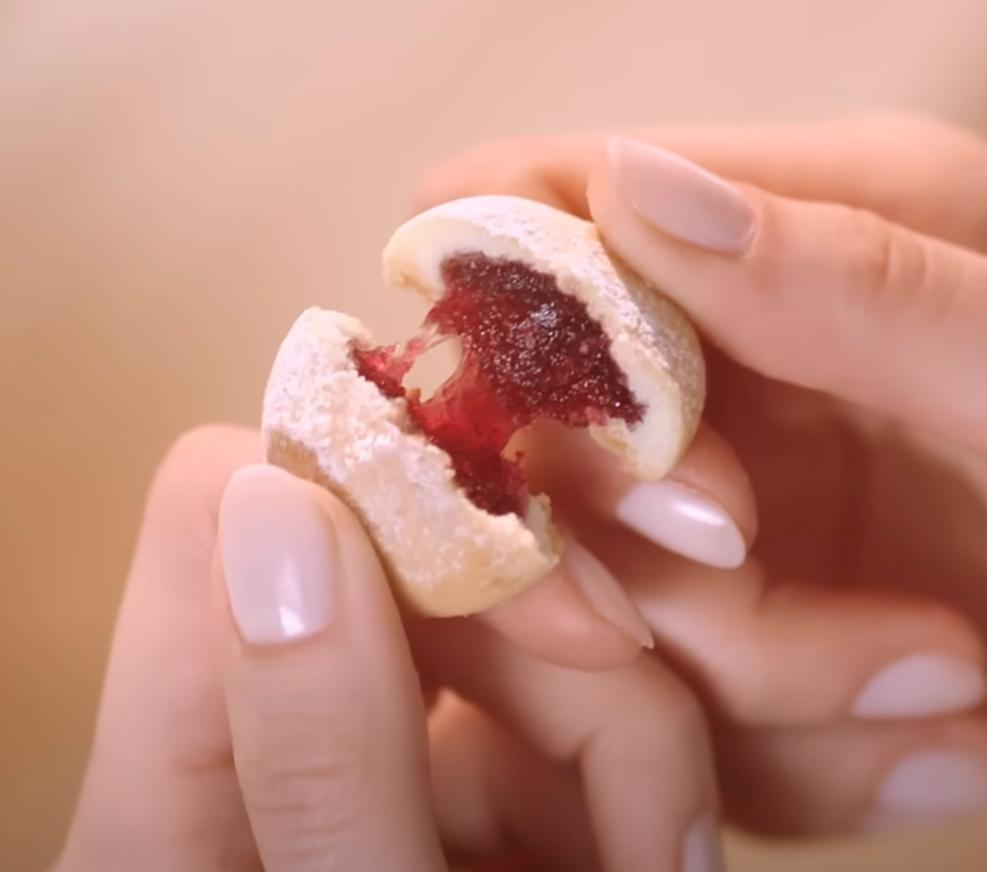Ulker Hanımeller Raspberry-Filled Cookie