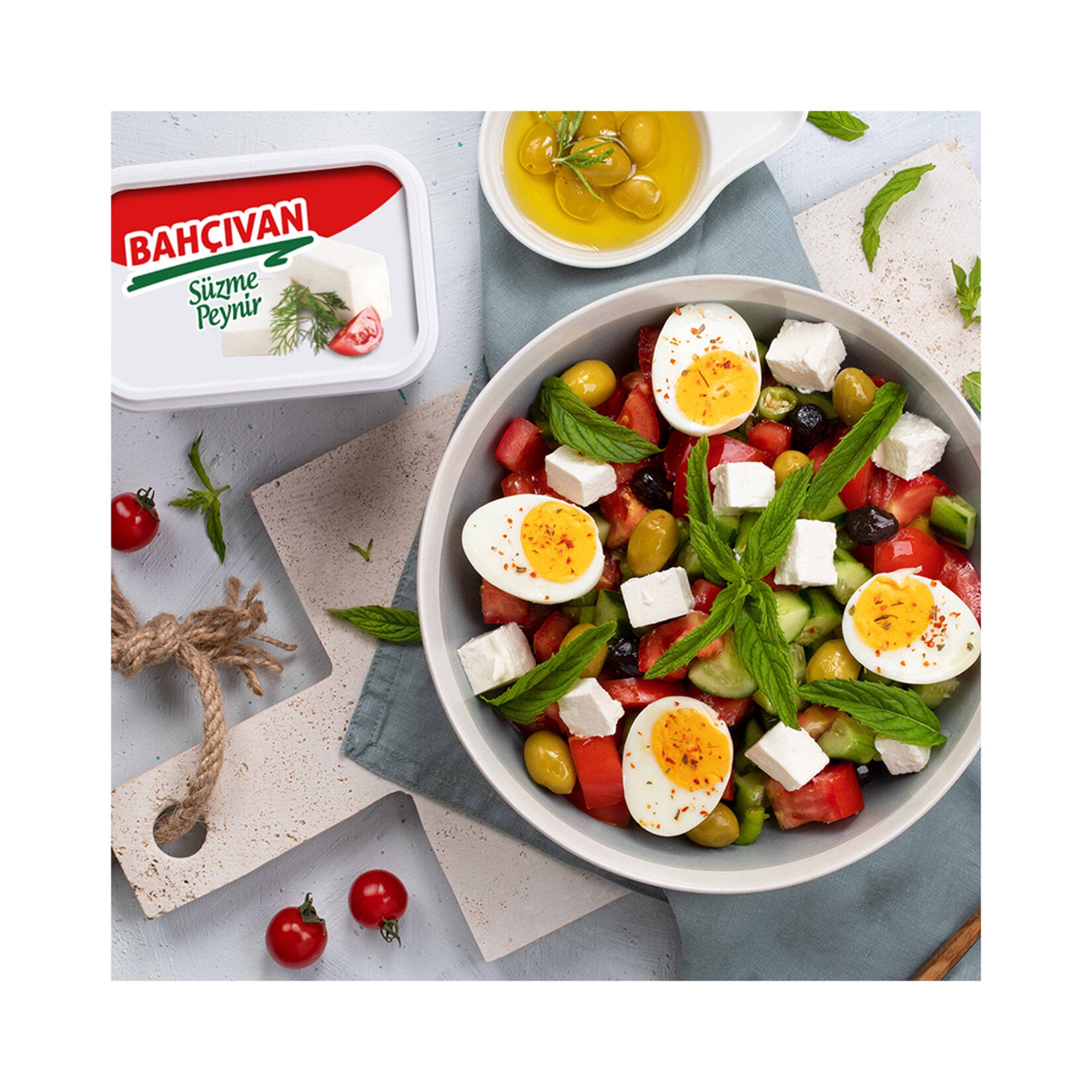 Bahçıvan Süzme Peynir is a rich and creamy strained white cheese made from high-quality pasteurized cow’s milk.