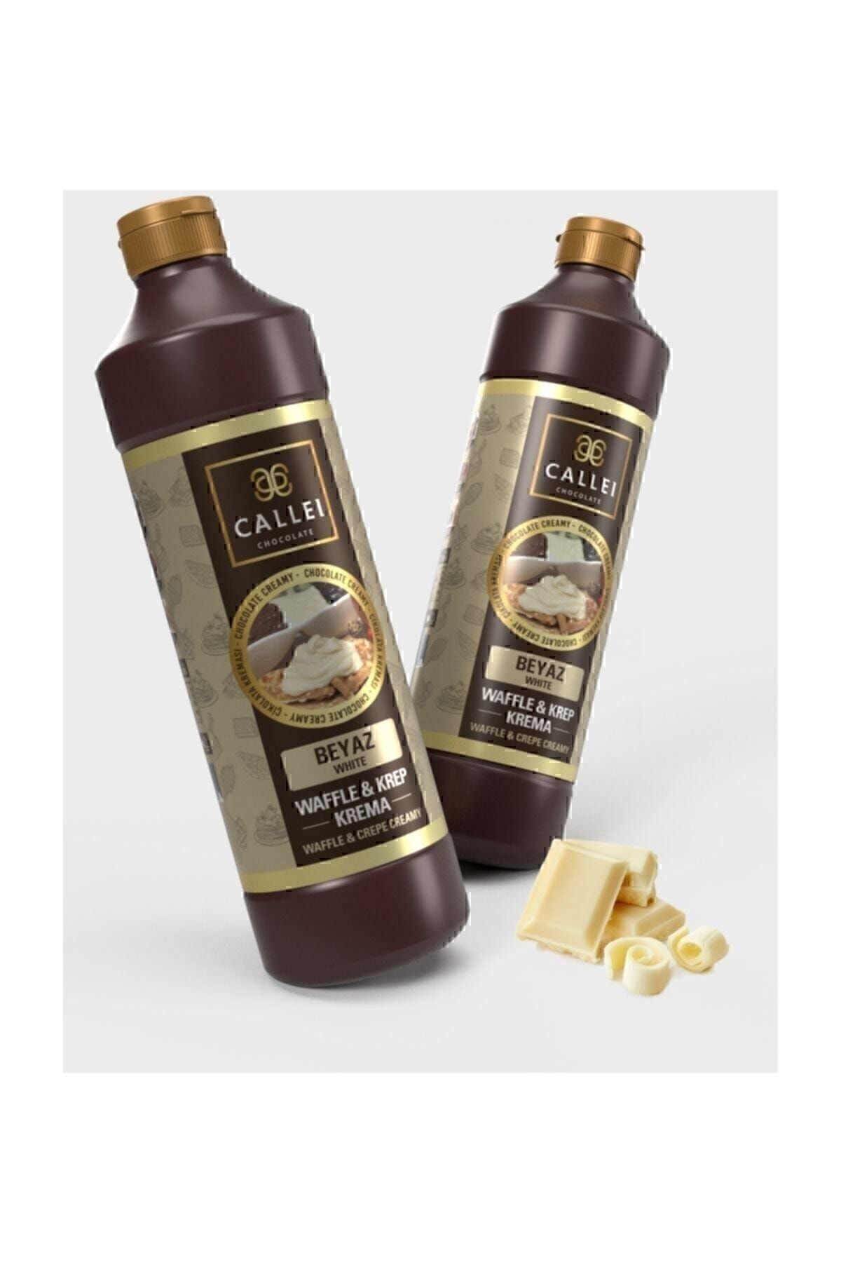 Callei Chocolate White Bottle Waffle Chocolate Sauce brings a smooth, glossy finish and rich white chocolate flavor to your favorite desserts.