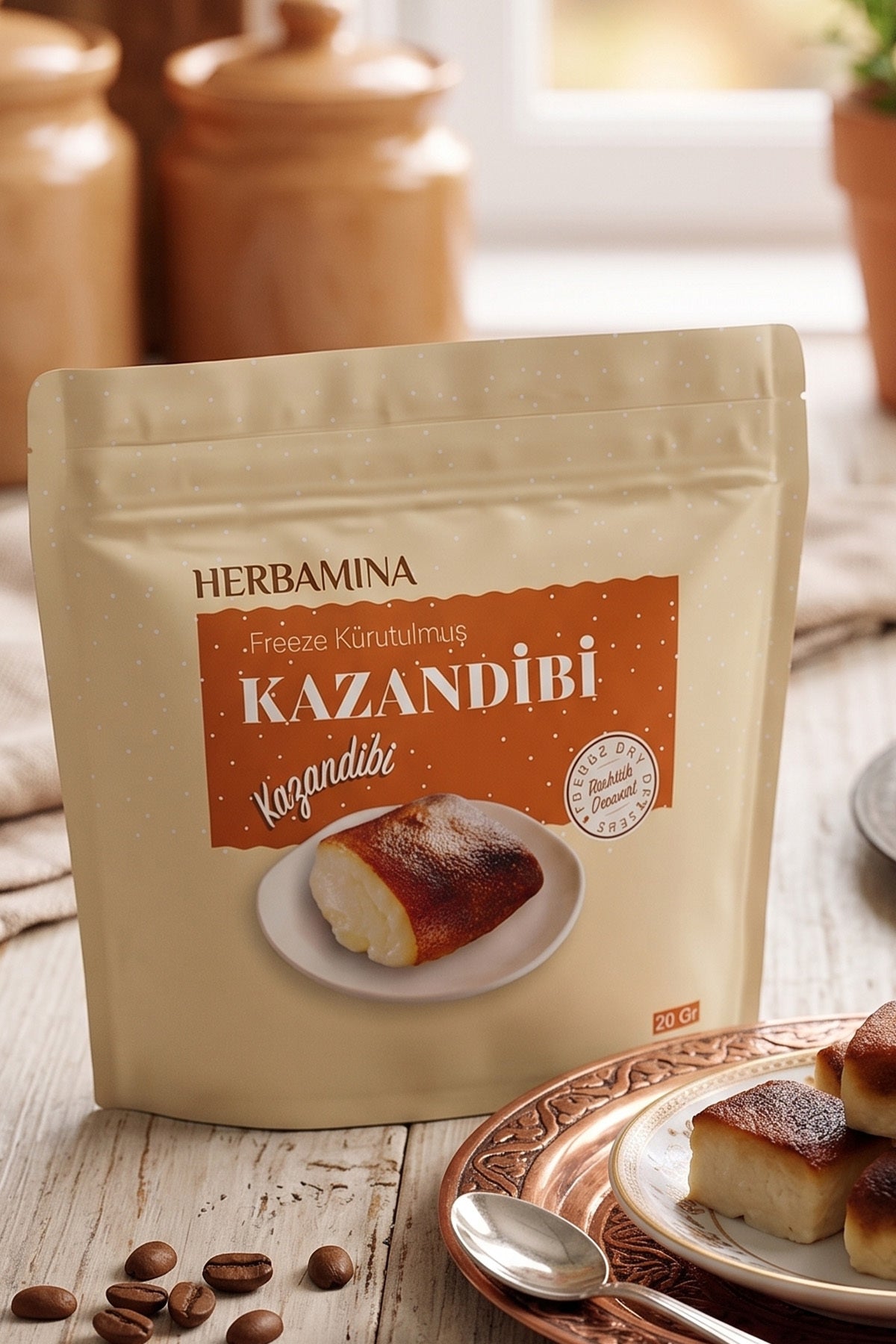 Herbamina Freeze-Dried Kazandibi brings the classic taste of one of Türkiye’s most beloved milk desserts into a light, crispy, ready-to-enjoy snack.