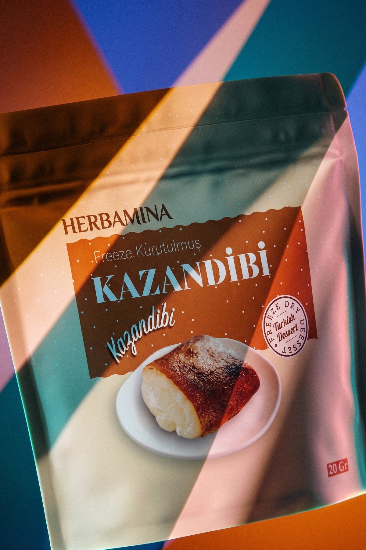Herbamina Freeze-Dried Kazandibi brings the classic taste of one of Türkiye’s most beloved milk desserts into a light, crispy, ready-to-enjoy snack.