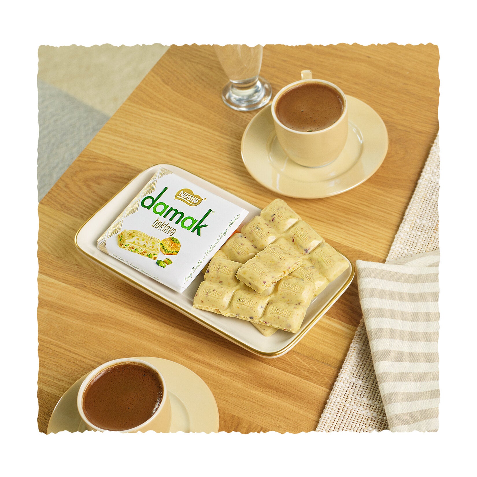 Nestle Damak Baklava Pistachio White Chocolate combines the rich, creamy taste of premium white choc
