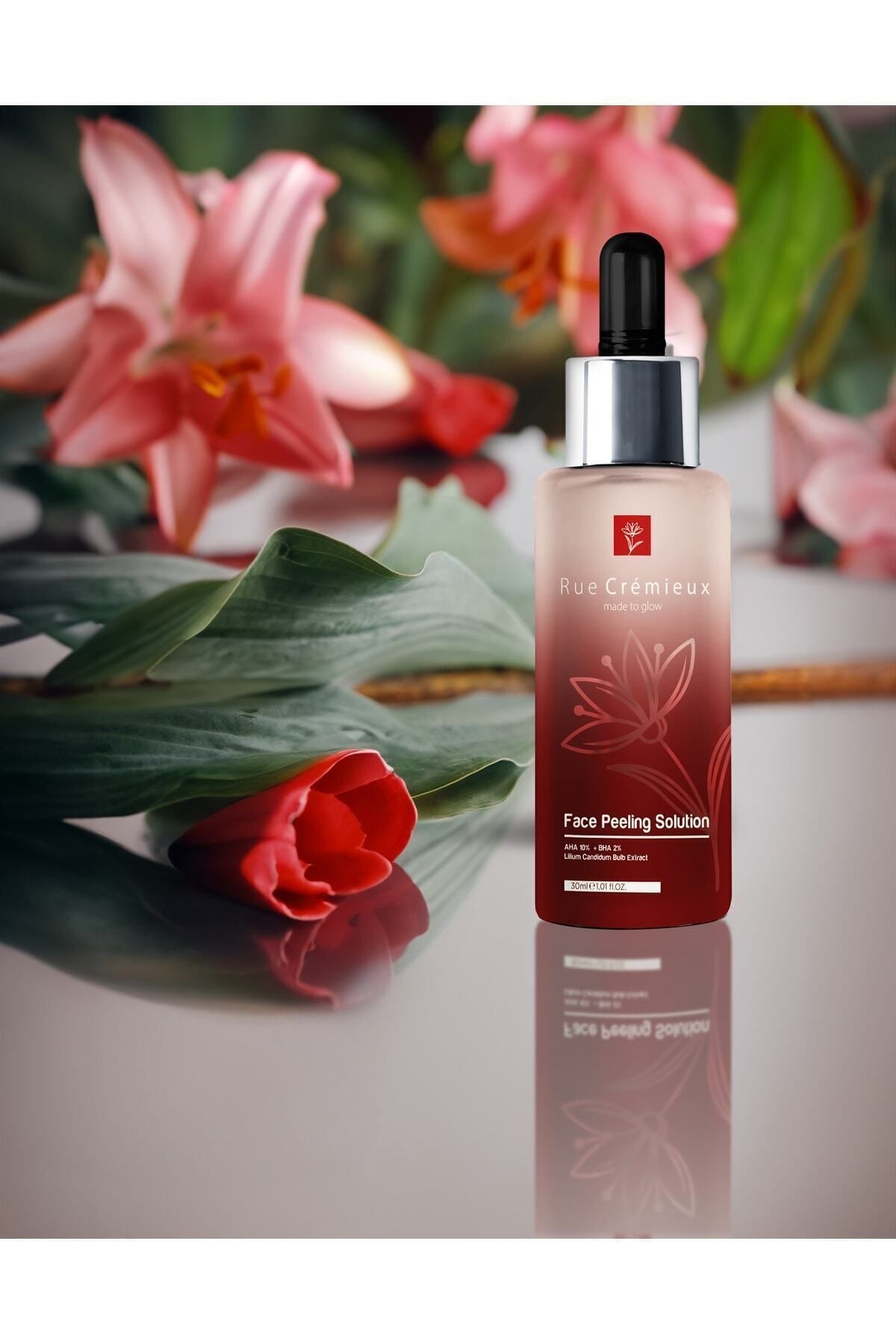 Rue Cremieux AHA 10% + BHA 2% Red Peeling Serum is a powerful yet controlled exfoliating treatment designed to help improve the appearance of uneven skin tone, dullness, and clogged pores.