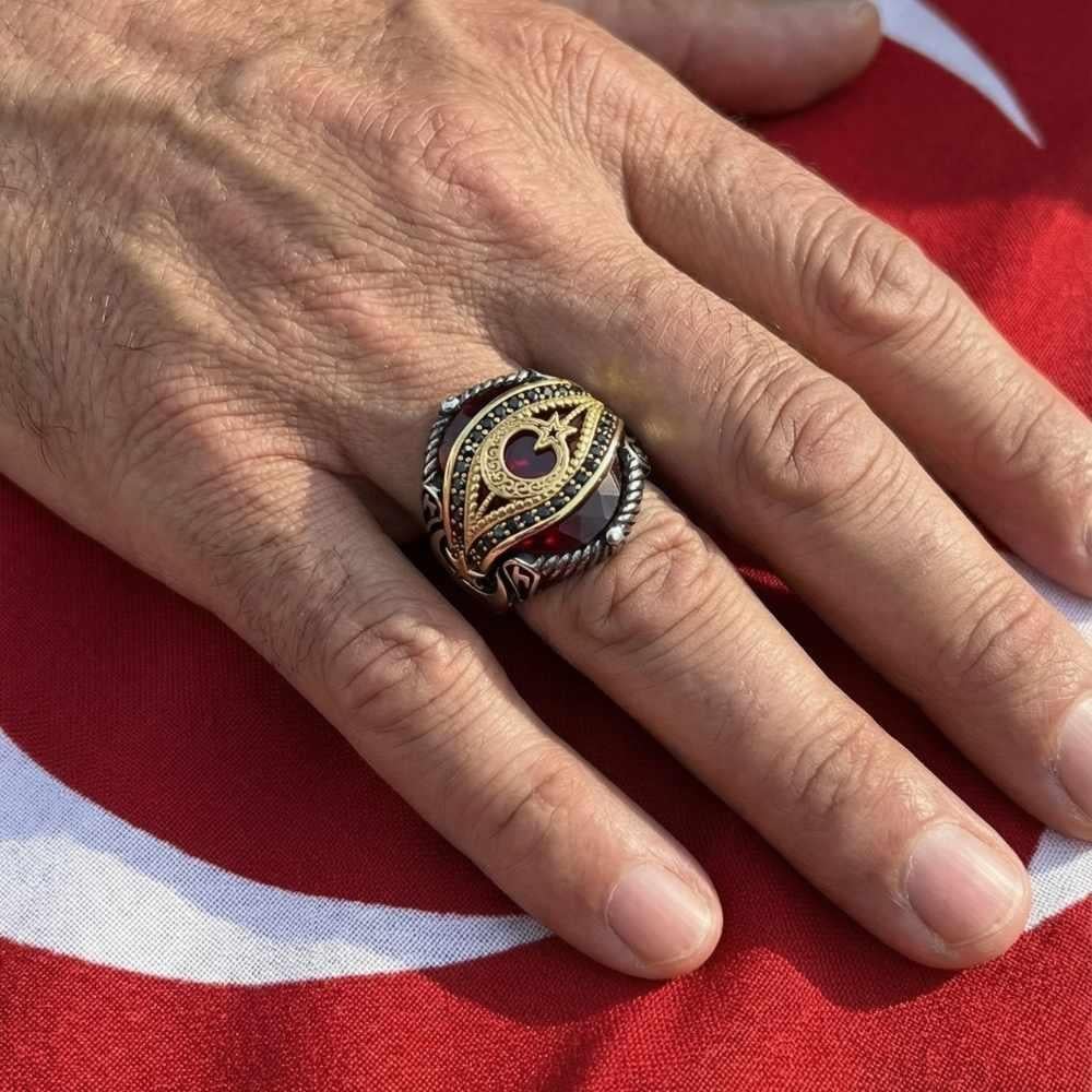 Make a bold statement with this Turkish Sterling Silver Mens Ring with Red Zircon, designed around the powerful crescent and star motif.