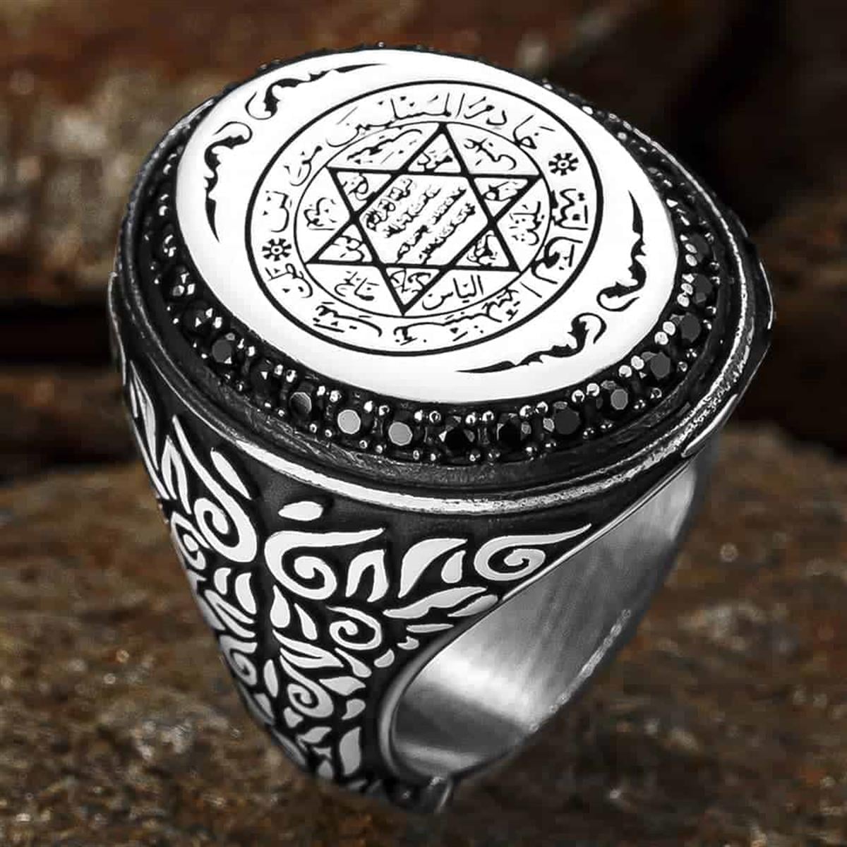 Crafted with striking detail, this Turkish Sterling Silver Ring with Seal of Solomon features an intricately engraved surface created using traditional kalem engraving technique.