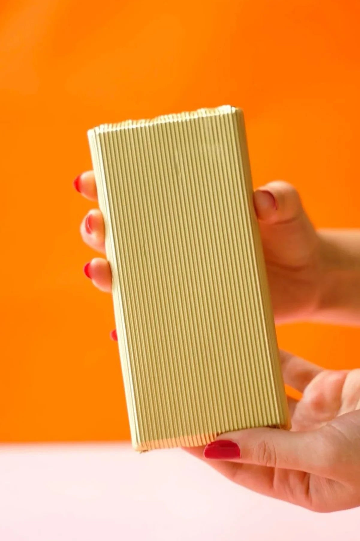 Konak Handmade Premium Dubai Chocolate Bar 7 oz / 200 Gr - Crispy Kadayif & Pistachio Filled