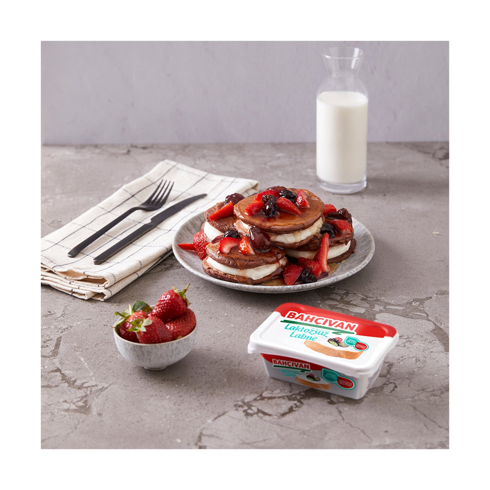 Bahcivan Lactose-Free Labneh Cream Cheese brings the smooth, creamy taste of traditional Turkish labneh to your table—without lactose.