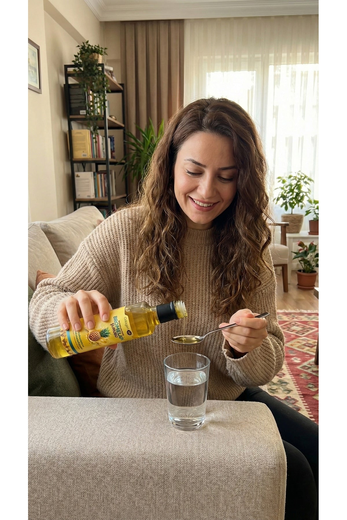 Collagen Life Bromelain Pineapple Syrup is a liquid dietary supplement formulated with Bromelain (from pineapple extract), enriched with Mate Leaf Extract and natural pineapple flavor.