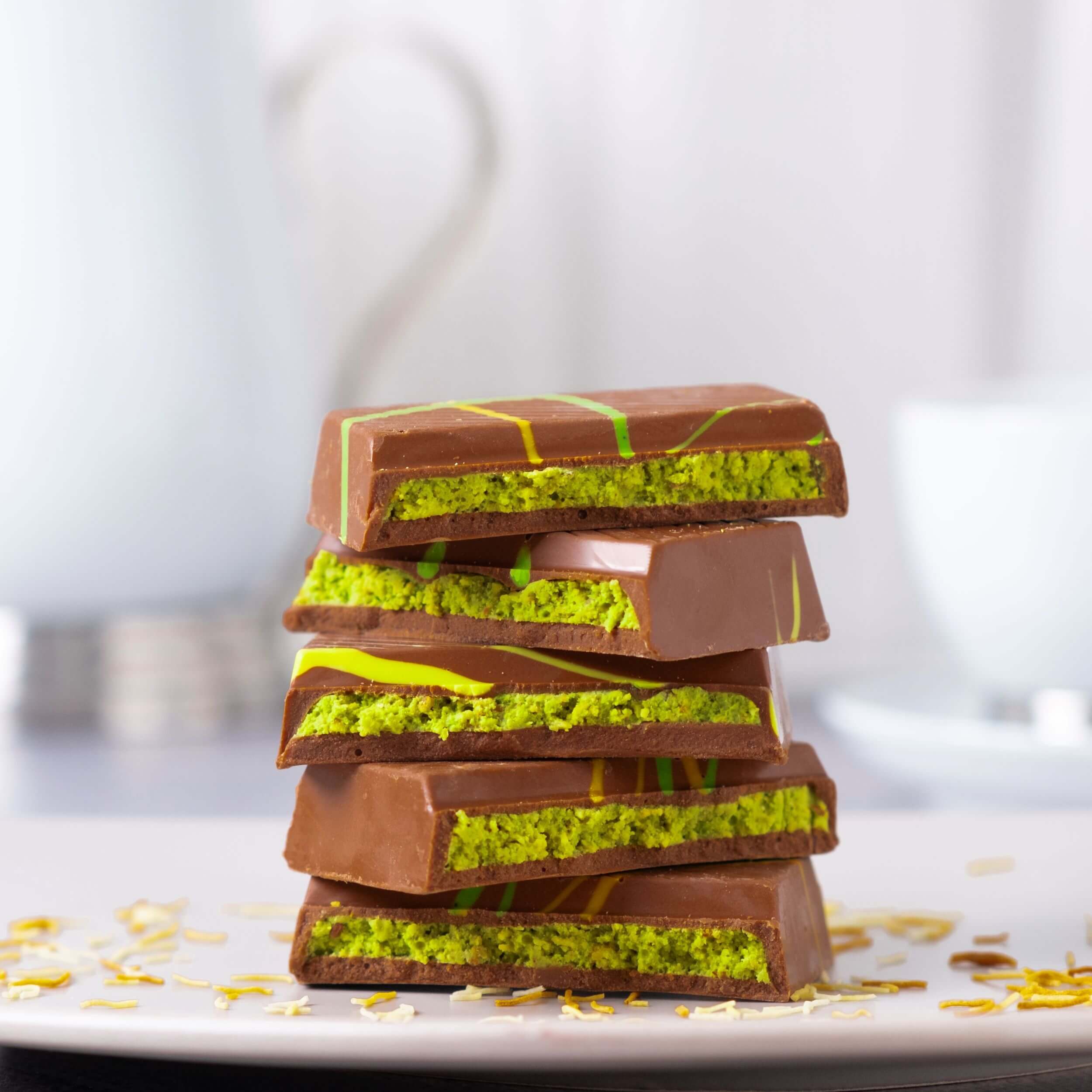 Inside View of Fiorella Dubai Chocolate – Rich Pistachio Filling with Crispy Kadayif Pieces