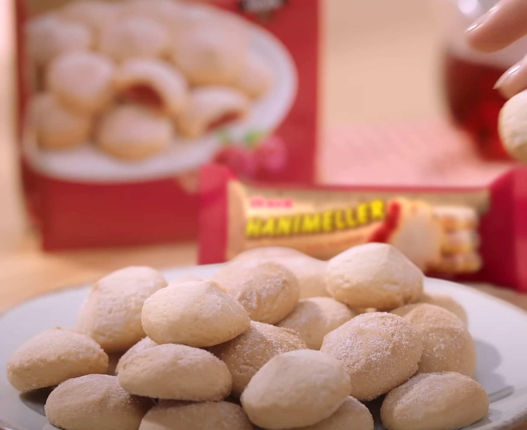 Ülker Hanımeller Raspberry-Filled Cookies – 3.33 oz (94.5 g)