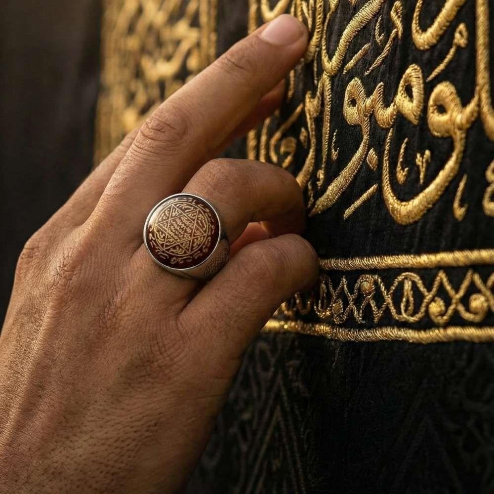Turkish Sterling Silver Ring with Agate and Seal of Solomon brings together deep symbolism and bold craftsmanship in one powerful design.