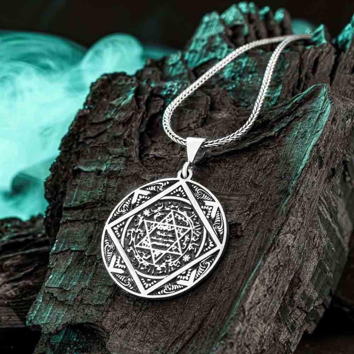 Turkish Sterling Silver Seljuk Star Necklace with Seal of Solomon is a powerful symbol piece rooted in Anatolian heritage.